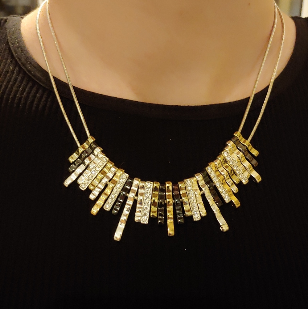 🥑 Nine West Necklace